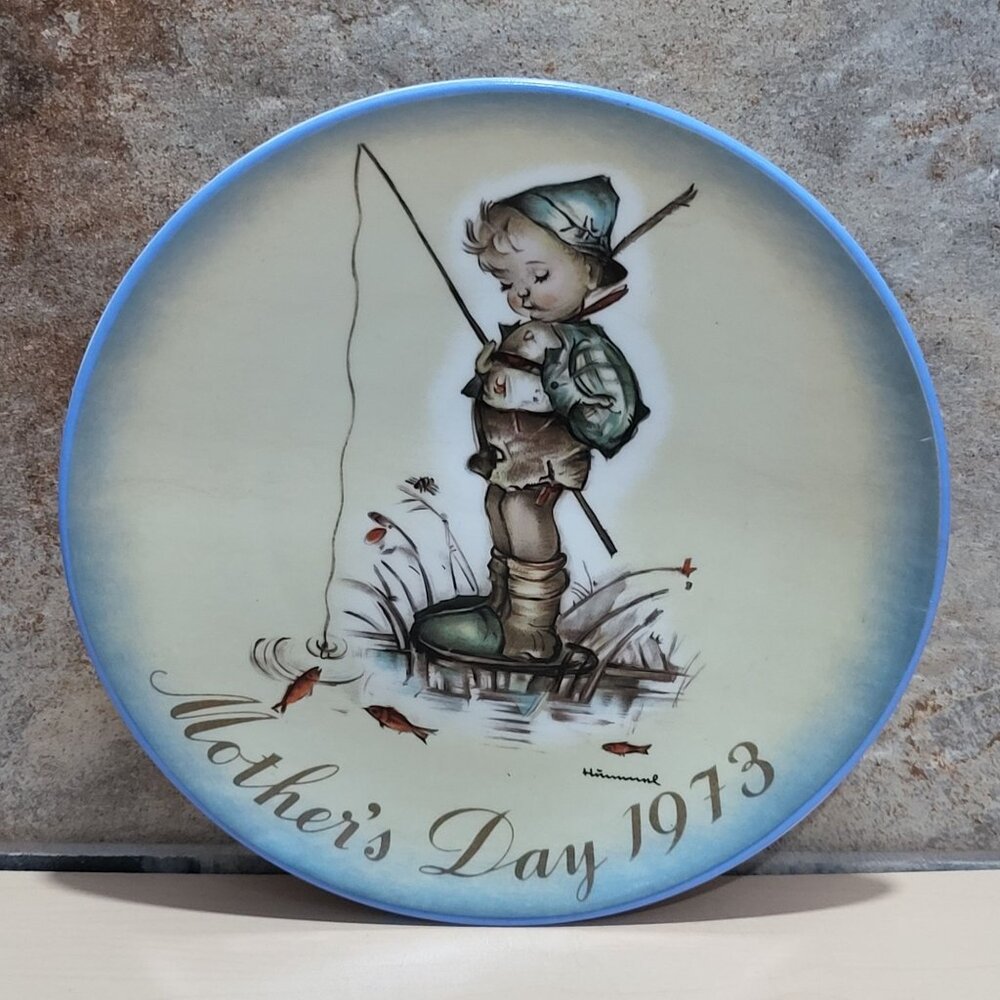Schmid Hummel Mother's Day 1973 To Please Her Mother Decorative Wall Hanging Pla